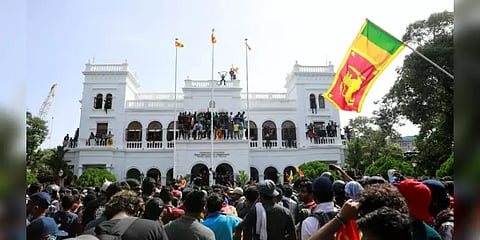 “போராட்டக்காரர்களை ஒடுக்குங்கள்”.. உச்சக்கட்ட பதற்றத்தில் இலங்கை.. லேட்டஸ்ட் 5 தகவல்கள்!