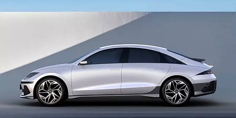 டெஸ்லா நிறுவனத்திற்கு போட்டியாக புதிய மின்சார காரை அறிமுகப்படுத்திய ஹூண்டாய் நிறுவனம்!