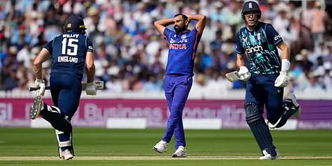 பழி தீர்த்த இங்கிலாந்து - 100 ரன்கள் வித்தியாசத்தில் இந்தியா தோல்வி