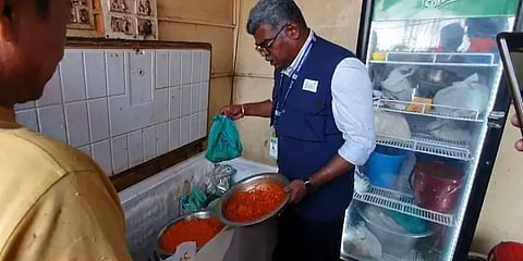 சேலையூர் உணவகத்தில் அதிகாரிகள் திடீர் சோதனை - கெட்டுப்போன இறைச்சிகள் பறிமுதல்