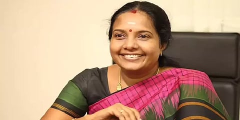 தமிழக அரசு ராக்கெட்ரி படத்தை பள்ளி கல்லூரிகளில் திரையிட வேண்டும் - வானதி சீனிவாசன்