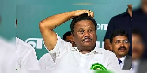 ‘திண்டுக்கல் சீனிவாசனுக்கு அதிகாரம்’- எடப்பாடி பழனிசாமியின் கடிதத்தை ஏற்றது வங்கிகள்