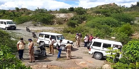 தருமபுரி: வனப்பகுதியில் சடலமாக கிடந்த இரு கேரள இளைஞர்கள்; போலீஸ் விசாரணை