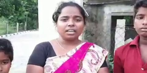 கணவனை இழந்த பெண்ணை அவரது கொழுந்தனார் அரிவாள் மனையால் ஓட ஓட வெட்டிய கொடூரம்