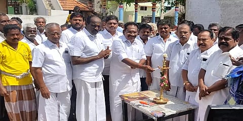 ``இபிஎஸ் - ஓபிஎஸ் இடையேயான பிரிவு, அண்ணன் தம்பி பிரிவு போன்றது”– செல்லூர் ராஜூ பேச்சு