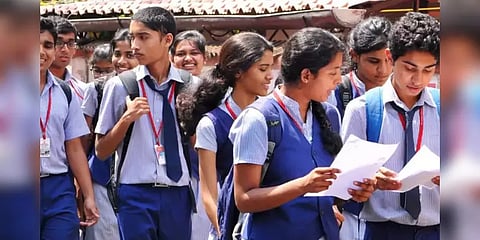 கேரளாவில் அனைத்து ஆண்கள் மற்றும் பெண்கள் பள்ளிகளை ஒழித்து கலப்பு பள்ளிகளாக்க உத்தரவு!