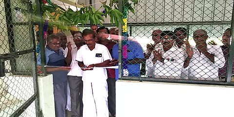 தாங்கள் படித்த பள்ளியின் நலனுக்காக 80s மாணவர்கள் செய்த செயற்கரிய செயல்!