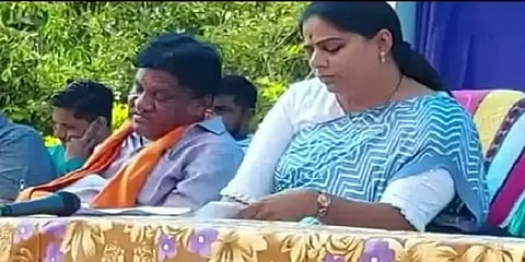 கட்சி நிகழ்ச்சியில் போதையில் தள்ளாடிய பாஜக தலைவர்.. வைரல் வீடியோவால் காலியான பதவி!