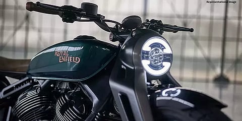 `ராயல் என்ஃபீல்ட் ரக பைக்குளில் இதான் விலை கம்மி!’- ஹண்டர் 350 மாடலின் விலை என்ன தெரியுமா?