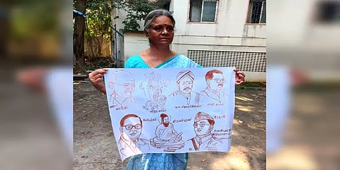 நாட்டின் விடுதலைக்காக ரத்தம் சிந்திய தலைவர்களின் படத்தை தனது ரத்தத்தால் வரைந்த பெண்