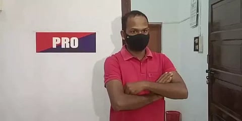 முடிதிருத்தும் கடைக்கு வந்த சிறுவனுக்கு ஆபாச வீடியோ காட்டி டார்ச்சர்..குமுளியில் அதிர்ச்சி