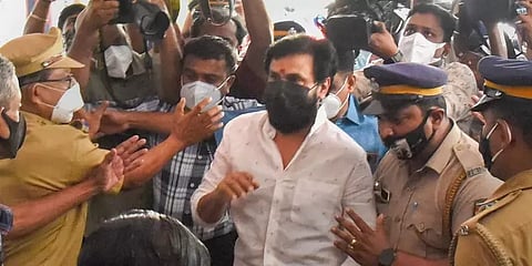 `நடிகை பாலியல் வழக்கில் மஞ்சு வாரியர் என்னை சிக்கவைத்துள்ளார்’- நடிகர் திலீப் புது புகார்