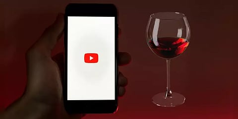 யூடியூப் பார்த்து 12 வயது சிறுவன் தயாரித்த ஒயினை குடித்த நண்பன் மருத்துவமனையில் அனுமதி!