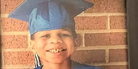 அமெரிக்காவில் வாஷிங் மெஷினுக்குள் கிடந்த சிறுவனின் சடலம்.. இறப்பில் கிளம்பும் சந்தேகங்கள்