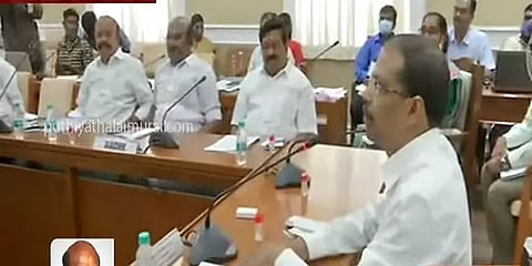 ’நாங்கள்தான் அதிமுக!’ - ஆலோசனை கூட்டத்தில் நடந்த கலாட்டா.. தேர்தல் அதிகாரி சொன்ன பதில்!