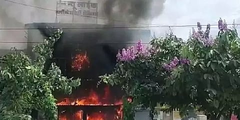 ம.பி மருத்துவமனையில் தீவிபத்து - 10 பேர் உயிரிழப்பு; 3 பேர் கவலைக்கிடம்