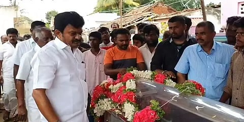 ஓசூர்: ஊராட்சி மன்றத் தலைவர் ஓடஓட விரட்டி கல்லால் தாக்கி கொலை- 5 பேர் கைது