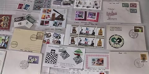 செஸ் விளையாட்டின் தாய் தமிழ்நாடு.! செஸ் தபால் தலைகளை சேகரிக்கும் நாணயவியல் மணிகண்டன்.!