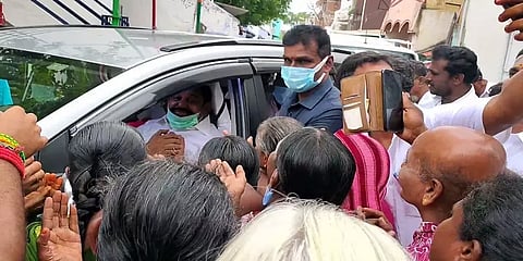 எடப்பாடி பழனிசாமியை முற்றுகையிட்ட பெண்கள் - காரணம் என்ன?