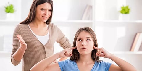 பெற்றோர்களே! உங்கள் டீனேஜ் பிள்ளைகளிடம் இந்த அறிகுறிகள் தென்படுகிறதா? ஜாக்கிரதை!