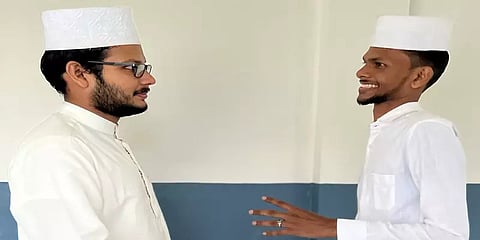 ‘ராமர் நீதியின் உருவகமாக செயல்பட்டவர்’.. ராமாயண போட்டியில் அசத்திய இஸ்லாமிய இளைஞர்கள்!