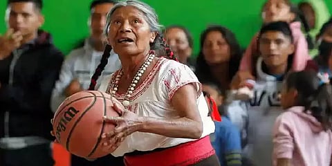 இந்த வயசுல இப்படியொரு எனர்ஜியா? யார் இந்த மெக்சிகோவின் Granny Jordan?