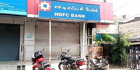 சென்னை: ஏடிஎம் இயந்திரத்தை உடைத்து கொள்ளை முயற்சி – அலாரம் அடித்ததால் தப்பிய பணம்