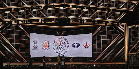 செஸ் ஒலிம்பியாட்: பங்கேற்கும் தோனி; கலைநிகழ்ச்சி ஏற்பாடுகளுடன் நிறைவு விழா மேடை!