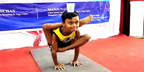 சென்னை: ஓம்கார ஆசனம் செய்து உலக சாதனை படைத்த 7 வயது சிறுவன்