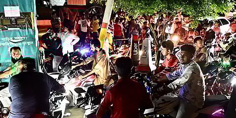 இலங்கையை தொடர்ந்து பொருளாதார சிக்கலில் வங்கதேசம்... 52% உயர்ந்த பெட்ரோல் விலை!