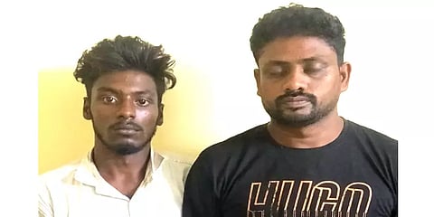 தொடர் சங்கிலி பறிப்பில் ஈடுபட்டதாக இரு இளைஞர்கள் கைது – 3 சவரன் நகை பறிமுதல்