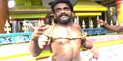 போலி நகையை கொடுத்து பணம் கேட்டு மிரட்டல்: இளைஞரை கட்டி வைத்த ஊர் மக்கள்