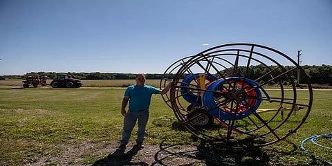 இண்டெர்நெட்டால் நொந்துப்போனவருக்கு 20 கோடி நிதி: USA-ன் பிரச்னையை தீர்த்த மிச்சிகன் மேன்!