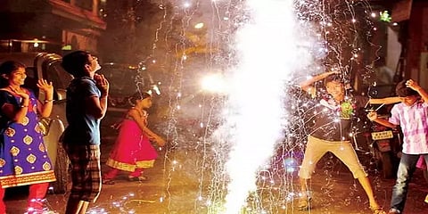 ‘தீபாவளிக்கு 5 நாட்கள் விடுமுறை அளியுங்கள்’ - அரசுக்கு எழுந்த கோரிக்கை