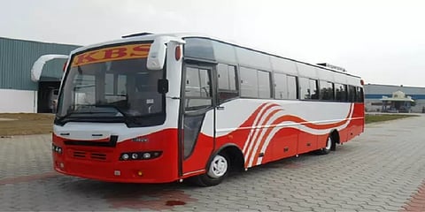 விமான டிக்கெட் அளவுக்கு கட்டணத்தை உயர்த்தியிருக்கும் தனியார் ஆம்னி பேருந்துகள்!