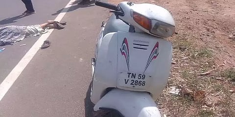 மதுரை: உறவினரின் இறப்பிற்கு சென்றுவிட்டு திரும்பிய கணவரும், மனைவியும் விபத்தில் உயிரிழப்பு