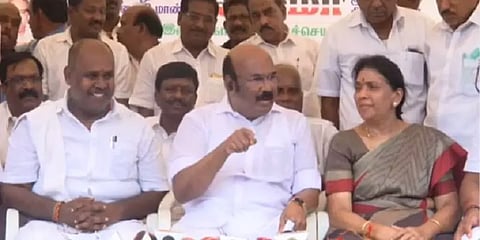 'கட்டப் பஞ்சாயத்து ராஜாவாக சபாநாயகர் உள்ளார்’ - ஓபிஎஸ் விவகாரத்தில் ஜெயக்குமார் புகார்!