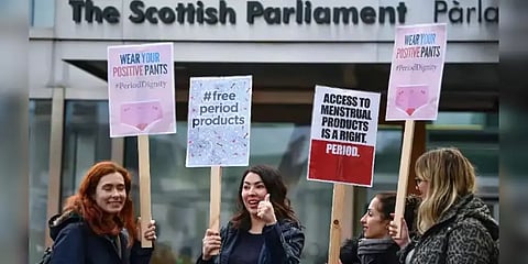 உலகிலேயே முதன்முறை! நாப்கின் உள்ளிட்ட சுகாதாரப் பொருட்களை இலவசமாக வழங்கும் ஸ்காட்லாந்து!