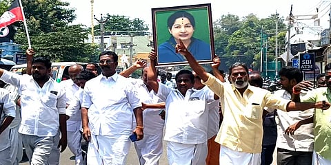 'மீண்டும் தர்மமே வெல்லும்': ஓபிஎஸ்க்கு ஆதரவான தீர்ப்பு – பெரியகுளத்தில் கொண்டாட்டம்