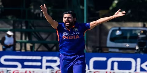 அதிரடியாய் கம்பேக் கொடுத்த தீபக் சாஹர்.! 189 ரன்களுக்கு சுருண்டது ஜிம்பாபே!