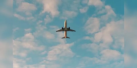 37 ஆயிரம் அடி உயரத்தில் நடுவானில் மெய்மறந்து தூங்கிய விமானிகள்! அடுத்து என்ன நடந்தது?