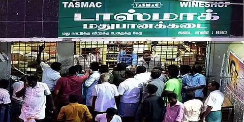 உத்தரவை மீறி செயல்படும் டாஸ்மாக் பார்.! சட்ட விரோதமாகவும் மதுபானம் விற்பனை.!