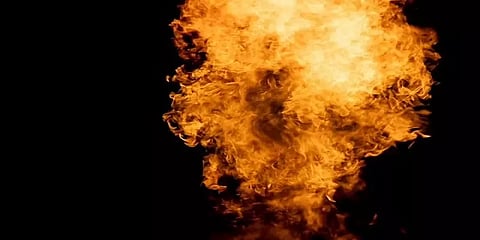 சென்னை : கட்சி மாறியதால் ஏற்பட்ட கோஷ்டி மோதலில் நாட்டு வெடிகுண்டு வீச்சு.!