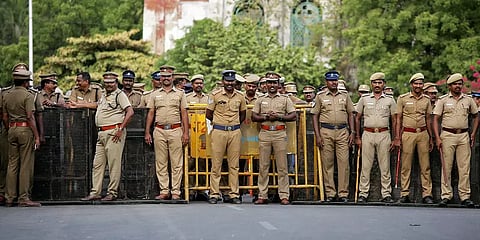 `சாதி மத மோதல்களுக்கு வாய்ப்பிருக்கு.... தடுக்க தயாரா இருங்க’- டிஜிபி சுற்றறிக்கை