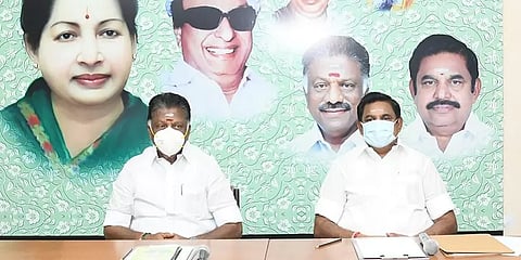 அதிமுக தலைமையகத்தில் கலவரம் செய்தது தொடர்பாக ஓபிஎஸ் தரப்பினர் மீது 7 பிரிவுகளில் வழக்கு