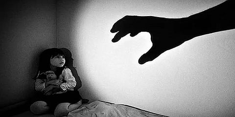 சிறுமிக்கு பாலியல் துன்புறுத்தல் -ஆயுள் மற்றும் 18 ஆண்டுகள் சிறை தண்டனை விதித்து தீர்ப்பு