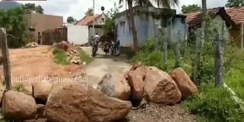 தருமபுரி: `பட்டா நிலத்தை இலவசமா எழுதி தரணும்’- மறுத்தவர்களை ஊரைவிட்டு ஒதுக்கி வைத்த அவலம்