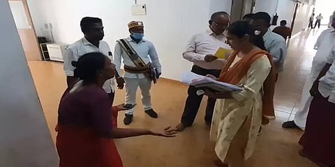 ”15 வயது மகளை 10 நாட்கள் ஆகியும் மீட்கவில்லை”.. போலீசார் மீது பெற்றோர் அதிர்ச்சி புகார்!