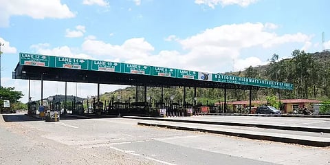இன்று முதல் இந்த 20 சுங்கச்சாவடிகளில் அமலுக்கு வருகின்றது கட்டண உயர்வு