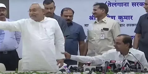 நிதிஷ் குமாரை அவமதித்தாரா சந்திரசேகர் ராவ்? - சர்ச்சையில் முடிந்த செய்தியாளர் சந்திப்பு!